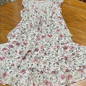 Matilda Jane Good Hart West Lynn style floral dress. Size Medium.